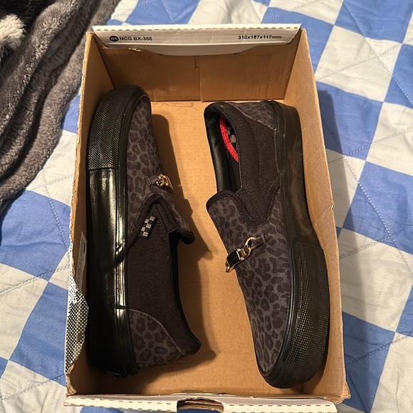 Cher Strauberry Cheetah Vans - Picture 8 of 9